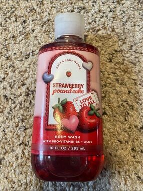 Bath & Body Works Strawberry Pound Cake Body Wash - Pink & Red